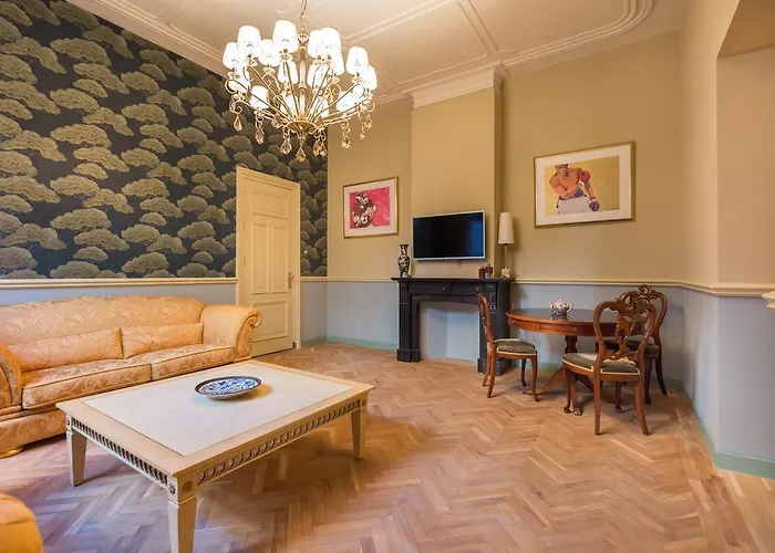 The Royal Ii - R.q.c. Haia