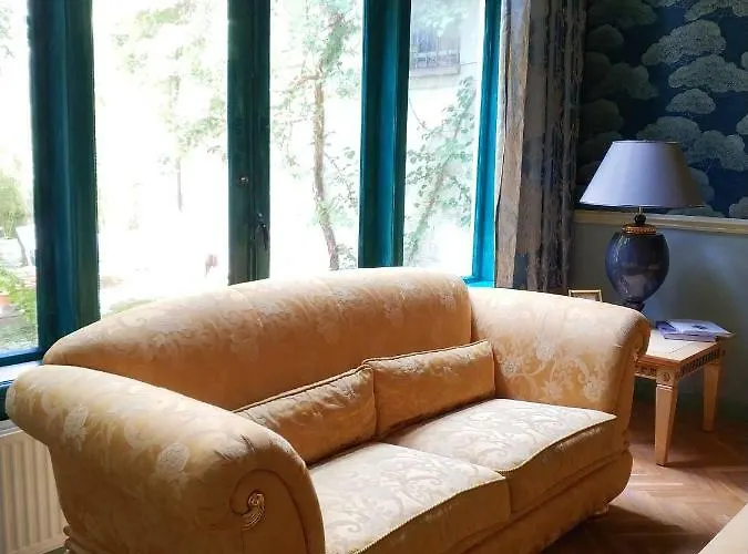 The Royal Ii - R.q.c. * Haia