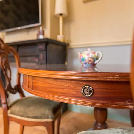 The Royal Ii - R.q.c. アパート