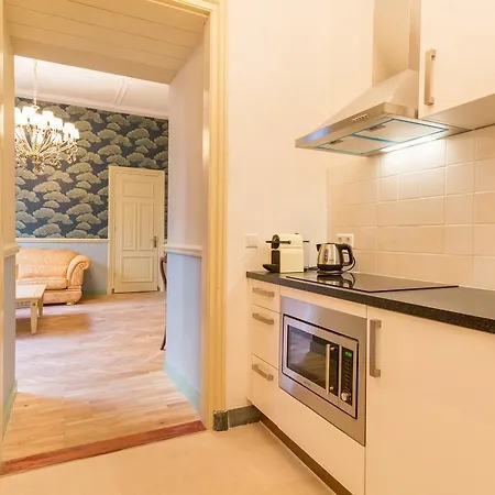 The Royal Ii - R.q.c. * The Hague